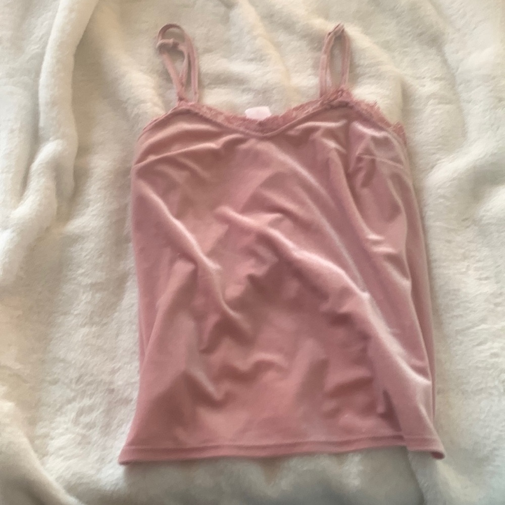 size M, velvet pink with lace on top and adjustable straps.